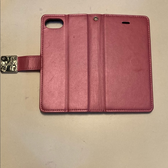 iPhone Se case! - Picture 2 of 4